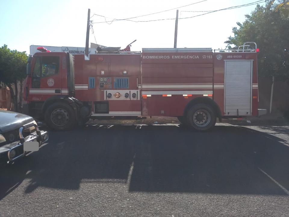 Foto 3 de 7 — Acidente com botijão de gás assusta moradores de Araraquara; vítima foi socorrida